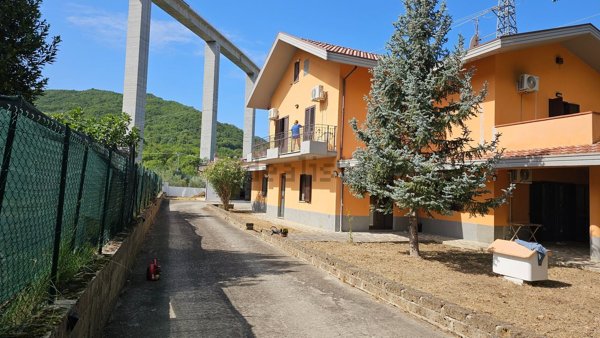 casa indipendente in vendita a Villa Santa Maria