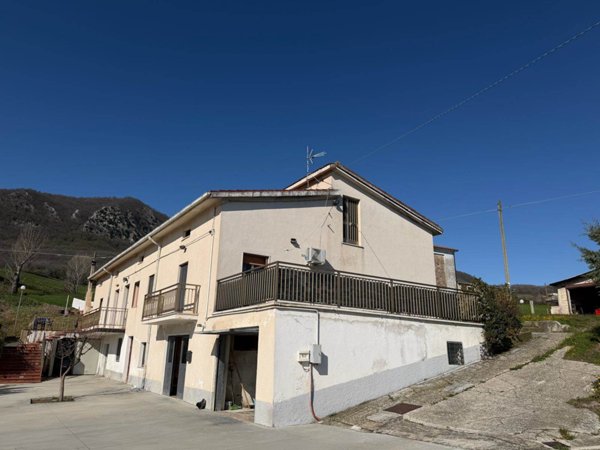casa indipendente in vendita a Villa Santa Maria