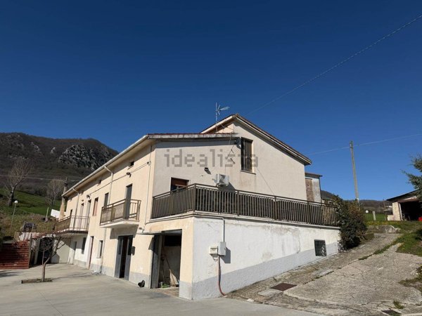 casa indipendente in vendita a Villa Santa Maria in zona Montebello