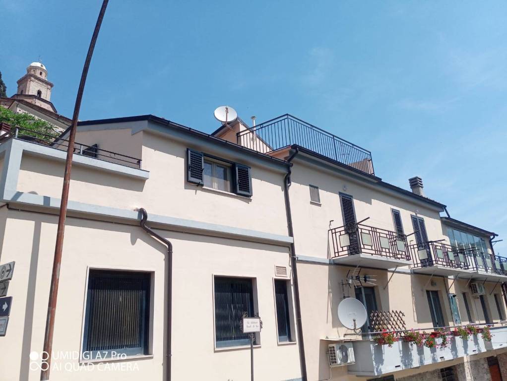 casa indipendente in vendita a Villa Santa Maria in zona Montebello