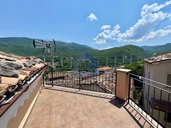 casa indipendente in vendita a Villa Santa Maria in zona Montebello