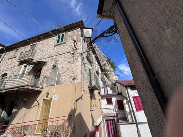 casa indipendente in vendita a Villa Santa Maria in zona Montebello