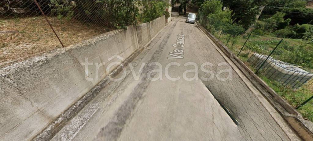 locale commerciale in vendita a Fallo