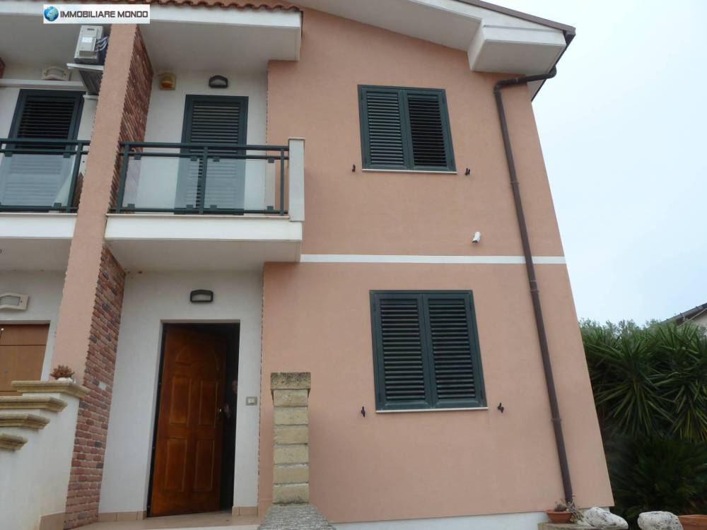 casa indipendente in vendita ad Acquaviva Collecroce