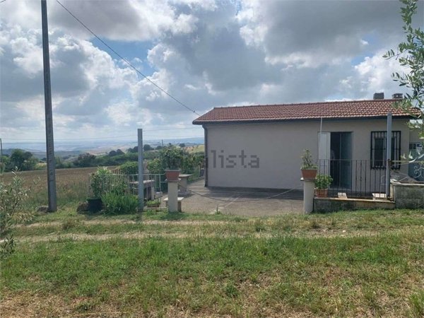 casa indipendente in vendita ad Acquaviva Collecroce