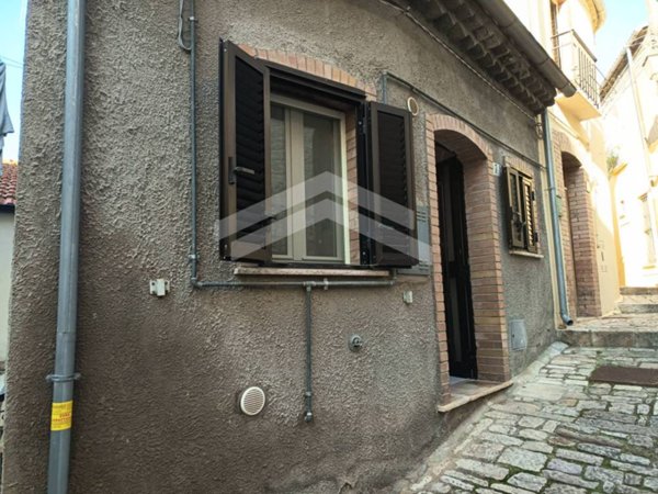 casa indipendente in vendita ad Acquaviva Collecroce