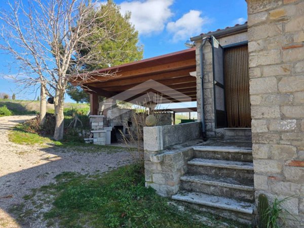 casa indipendente in vendita ad Acquaviva Collecroce