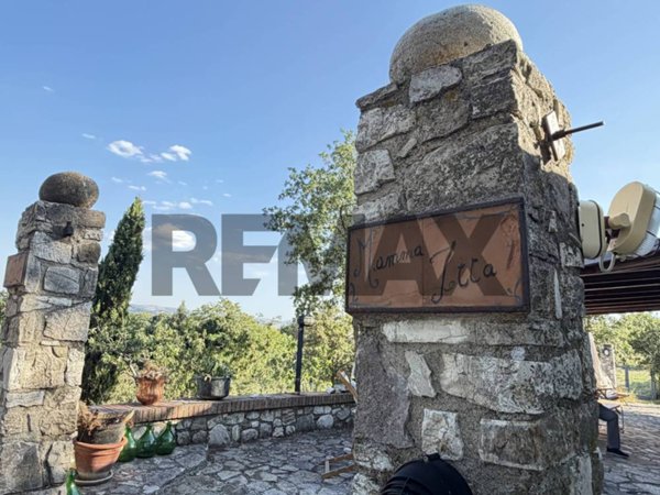 casa indipendente in vendita ad Acquaviva Collecroce