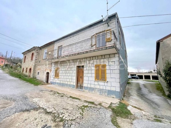 casa indipendente in vendita a Baranello