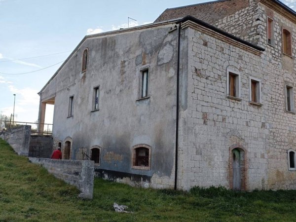 casa indipendente in vendita a Baranello
