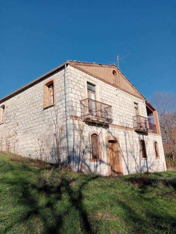 casa indipendente in vendita a Baranello