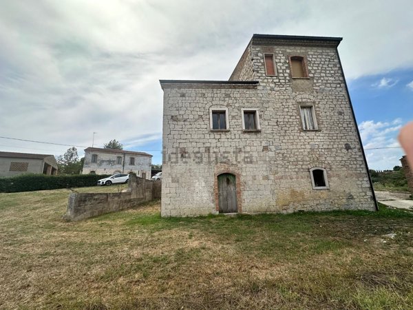 casale in vendita a Baranello