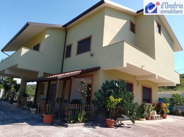 casa indipendente in vendita a Baranello