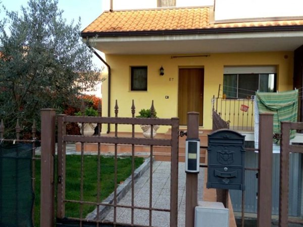 casa indipendente in vendita a Baranello