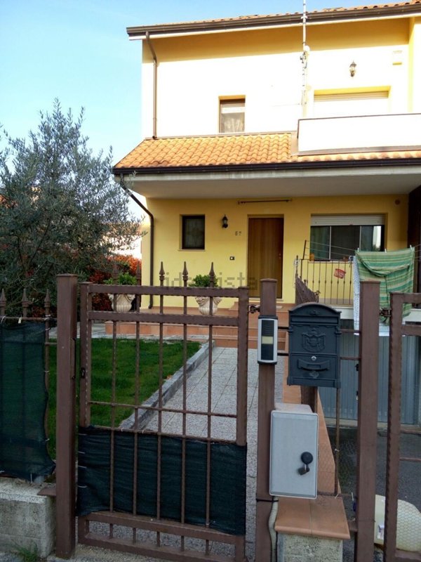 casa indipendente in vendita a Baranello