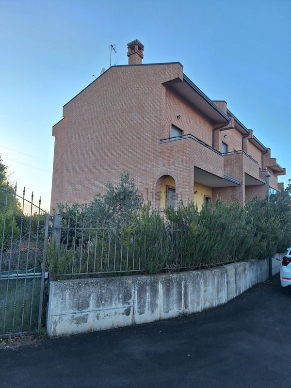 casa indipendente in vendita a Baranello