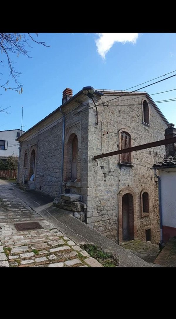 casa indipendente in vendita a Baranello