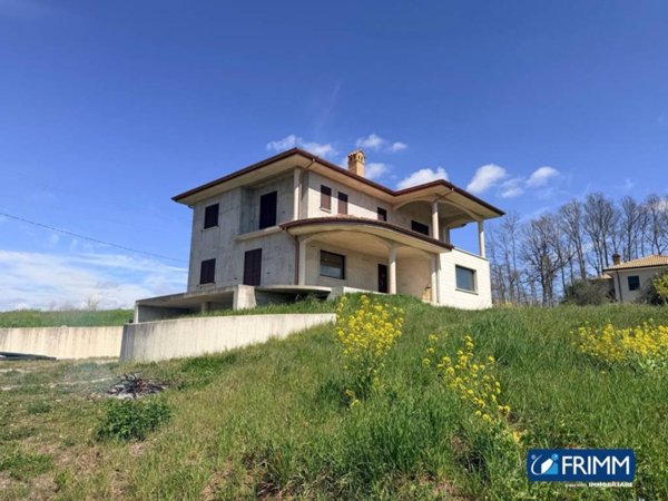 casa indipendente in vendita a Baranello