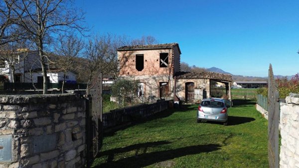 casa indipendente in vendita a Bojano in zona Castellone