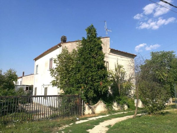 casa indipendente in vendita a Bojano in zona Castellone