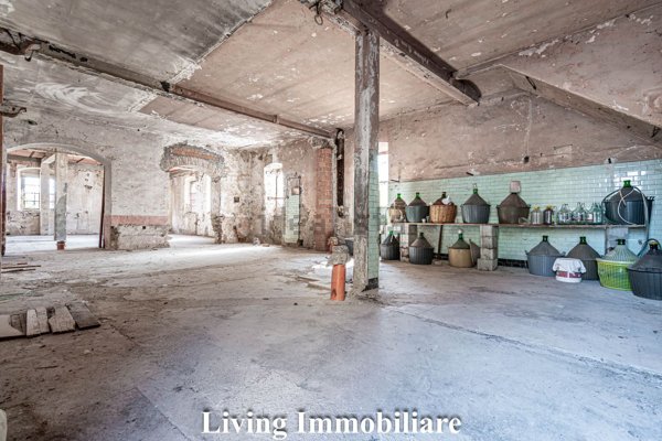 locale di sgombero in vendita a Bojano