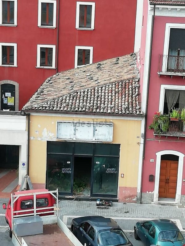 locale commerciale in vendita a Bojano