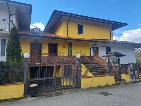 casa indipendente in vendita a Bojano