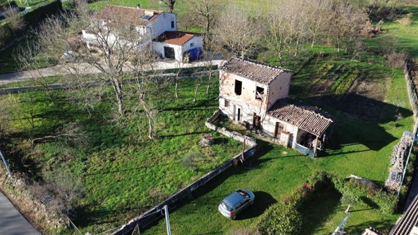 casa indipendente in vendita a Bojano in zona Castellone