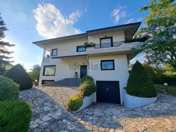 casa indipendente in vendita a Bojano