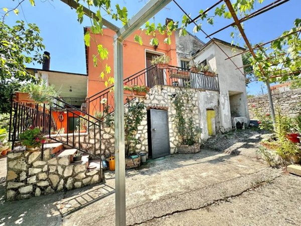 casa indipendente in vendita a Bojano