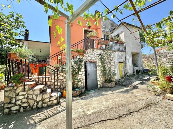 casa indipendente in vendita a Bojano