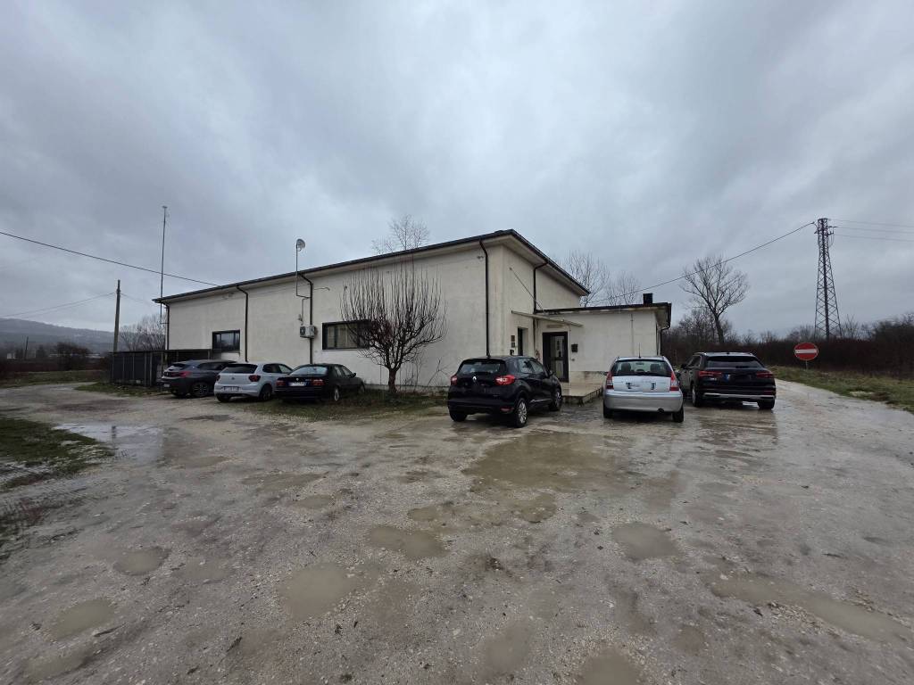 locale commerciale in vendita a Bojano
