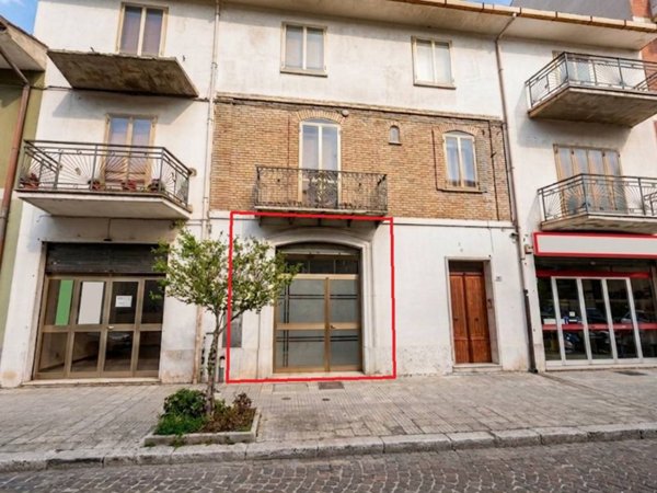 negozio in vendita a Bojano in zona Santa Maria dei Rivoli