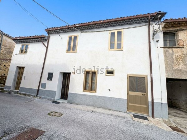 casa indipendente in vendita a Bojano in zona Civita Superiore
