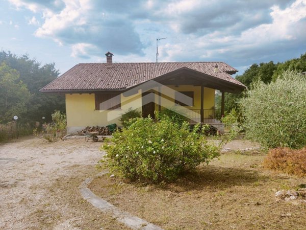 casa indipendente in vendita a Busso