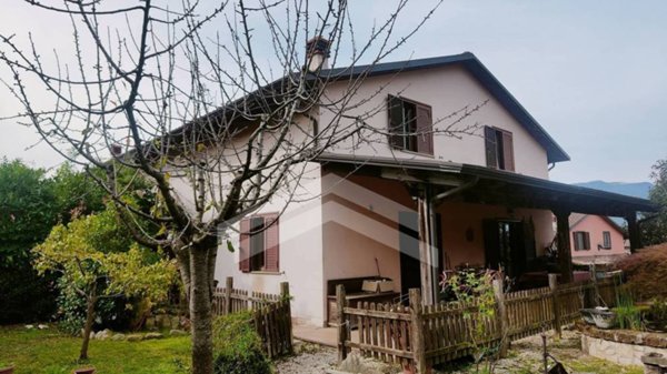 casa indipendente in vendita a Busso