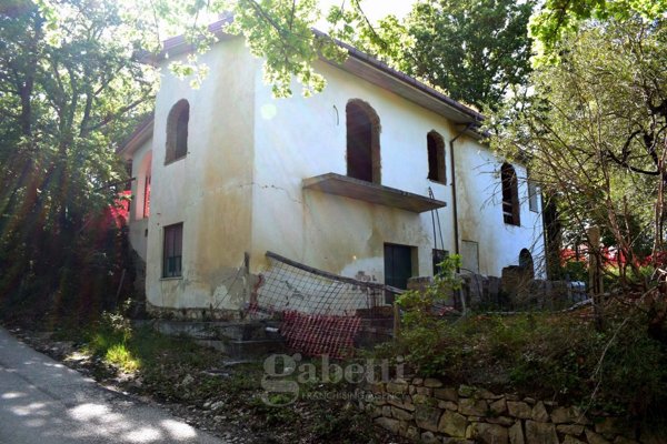casa indipendente in vendita a Campobasso in zona Polese