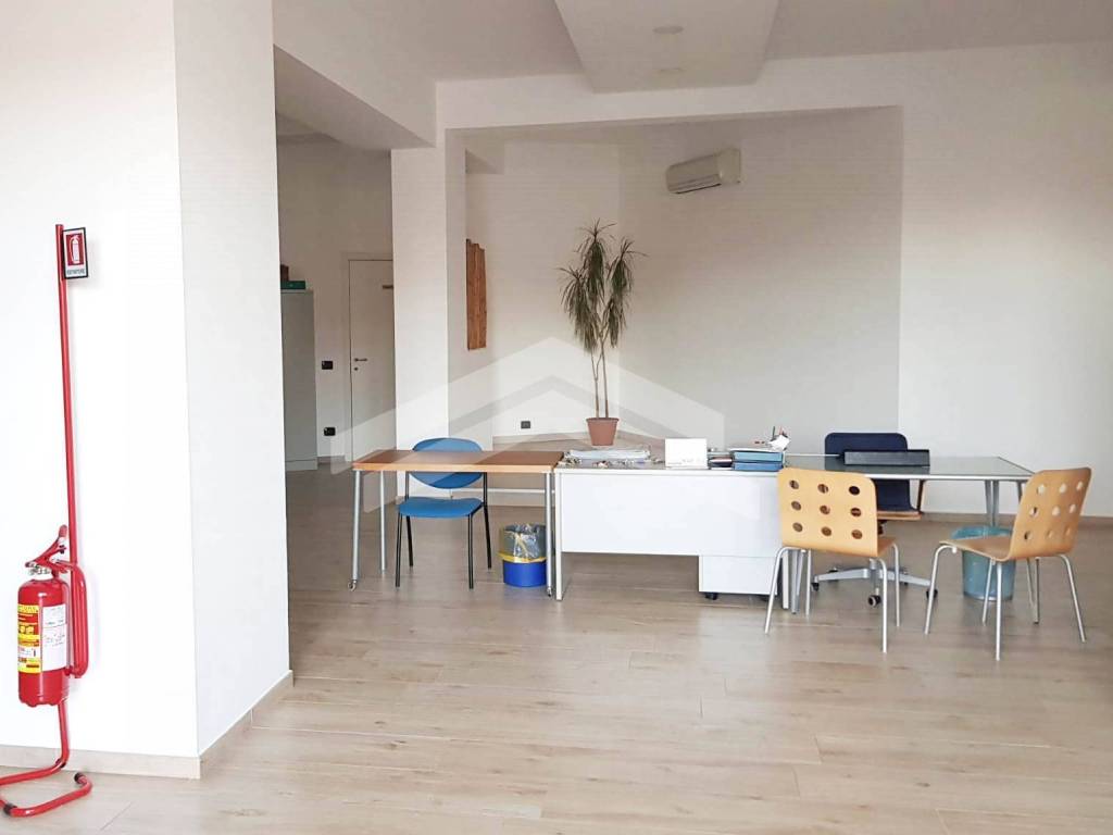 negozio in vendita a Campobasso in zona Vazzieri