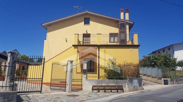 appartamento in vendita a Campobasso in zona Colle dell'Orso