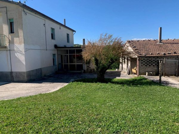 casa indipendente in vendita a Campobasso in zona San Giovanni dei Gelsi