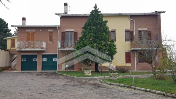 casa indipendente in vendita a Campobasso in zona Colle delle Api
