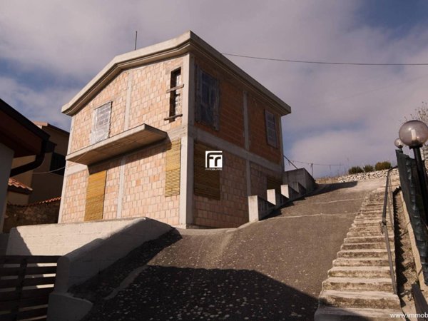 casa indipendente in vendita a Campobasso in zona Tappino