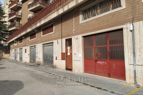 locale di sgombero in vendita a Campobasso in zona Centro Città