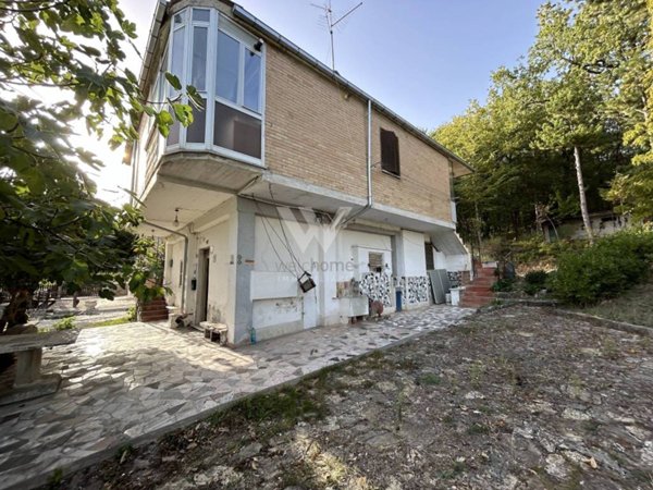 casa indipendente in vendita a Campobasso in zona Calvario
