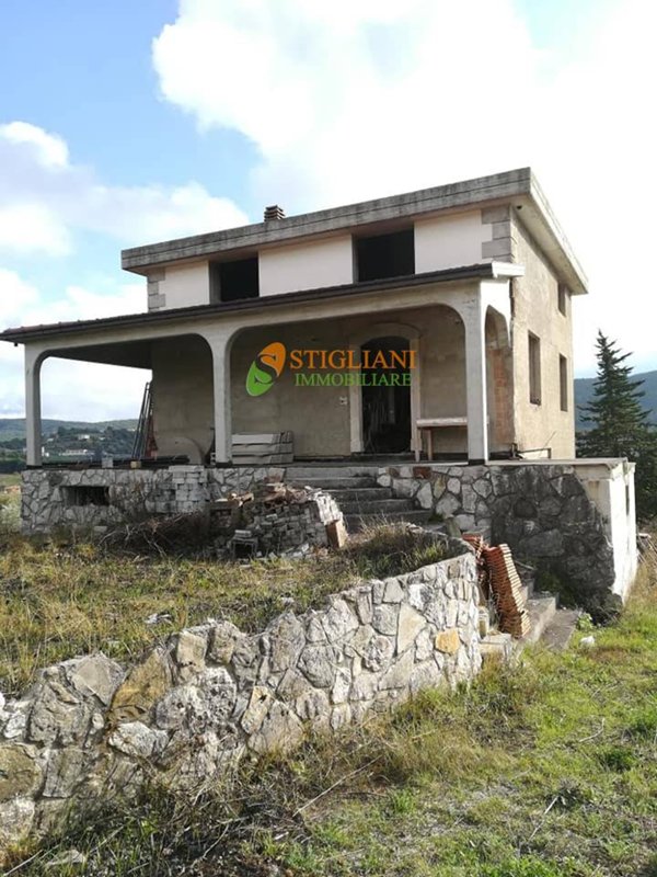 casa indipendente in vendita a Campobasso in zona Coste di Oratino