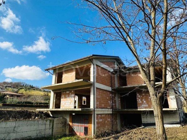 casa indipendente in vendita a Campobasso in zona Centro Città