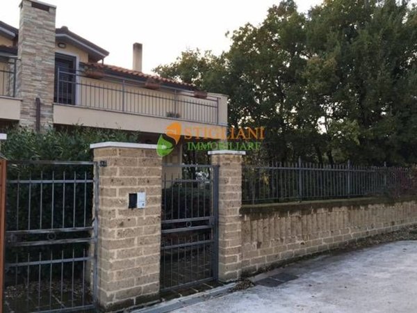 casa indipendente in vendita a Campobasso in zona San Giovanni dei Gelsi