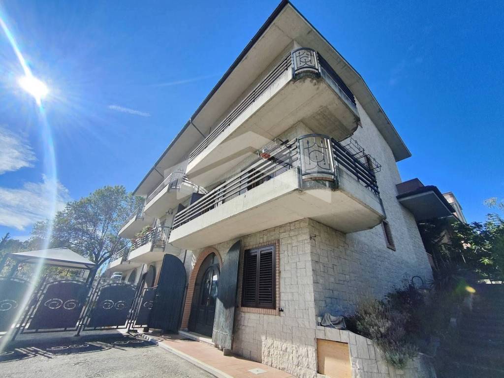 casa indipendente in vendita a Campobasso in zona Vazzieri