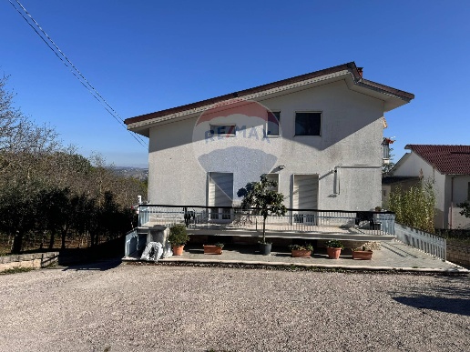 appartamento in vendita a Campobasso in zona Colle Longo