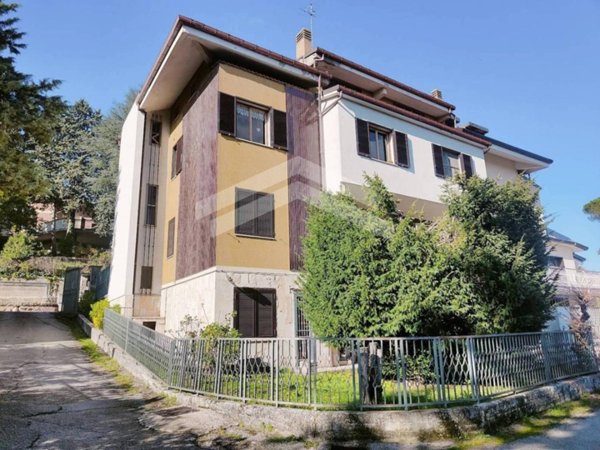 casa indipendente in vendita a Campobasso